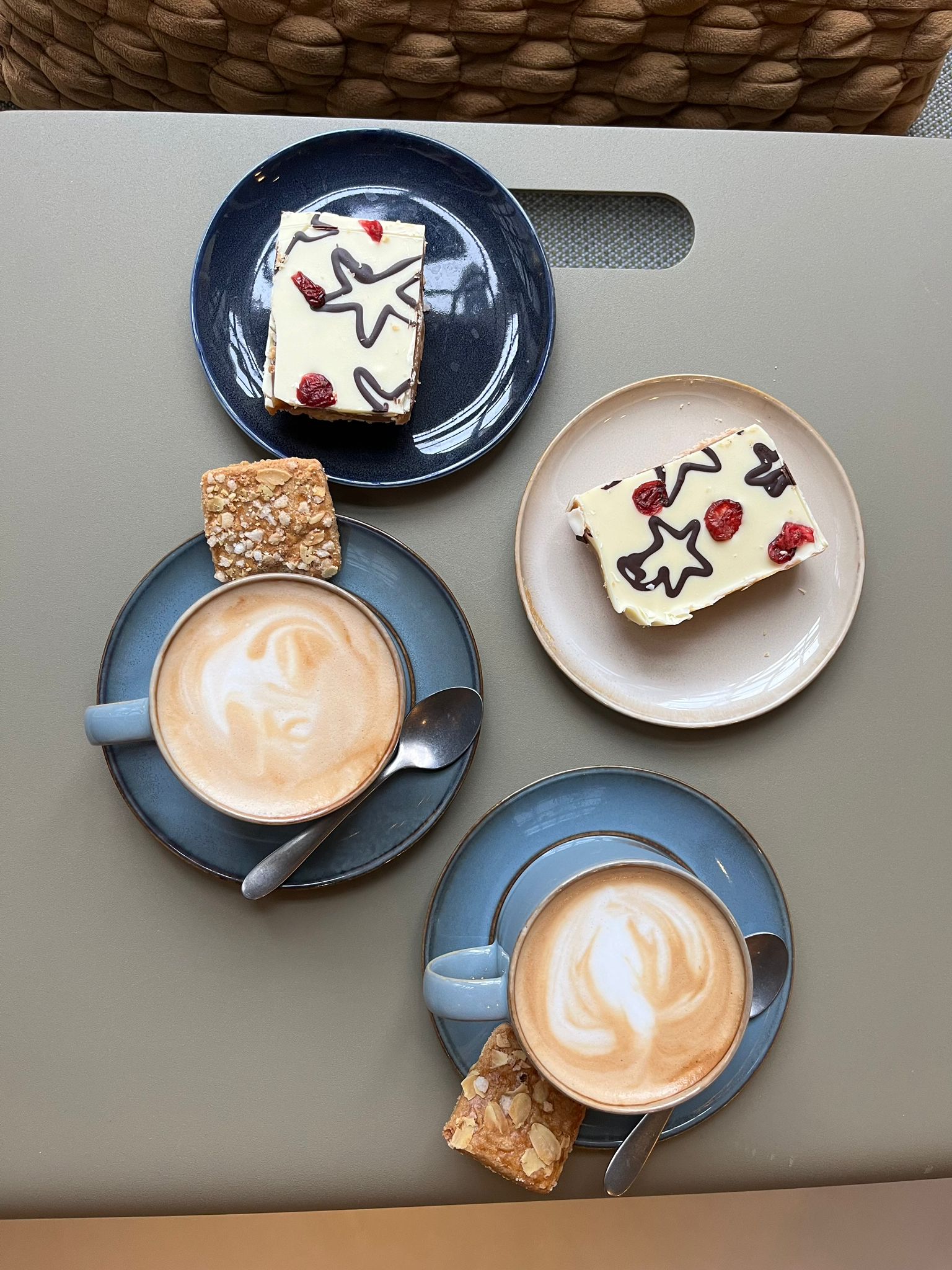 Arrangement Taart en Puzzelen bij Stadsklooster Dordt in Dordrecht